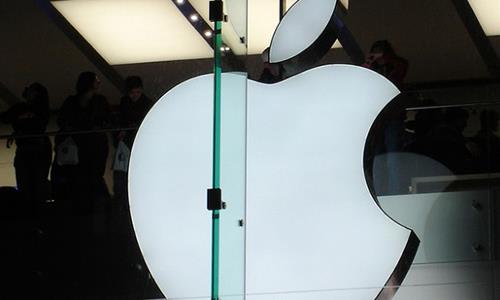 Apple's new mobile payment system, launched in more than 200,000 stores