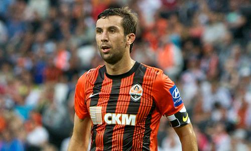 Shakhtar captain gives 20 tonnes of tangerines to children