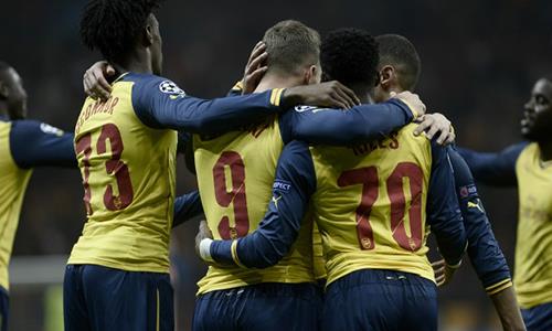Arsenal take on stuttering Liverpool at Anfield