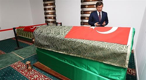 Turkish PM Davutoglu visits Suleyman Shah tomb