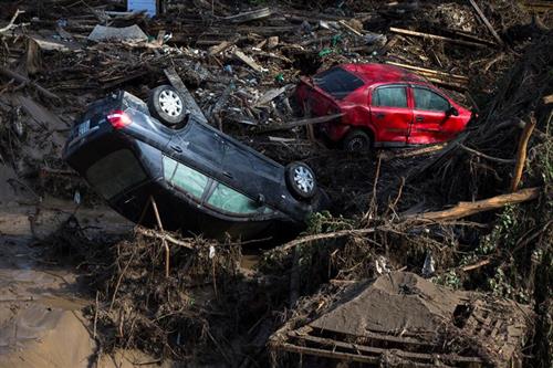 Georgia: Flash floods kill 12, zoo animals roam capital