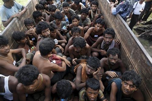 Boat captain talks of Australia 'bribe'