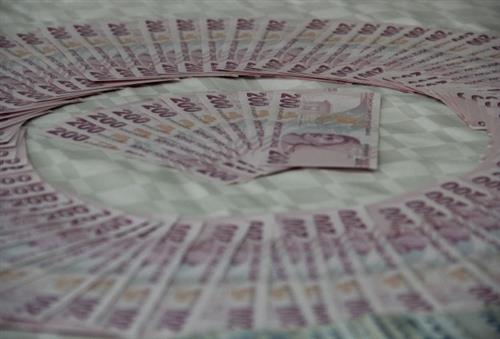 Turkish lira hits record low after election results