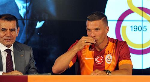 Galatasaray signs with former Arsenal forward Lukas Podolski